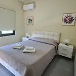 Apartments, By Imh Travel & Tours * 파포스