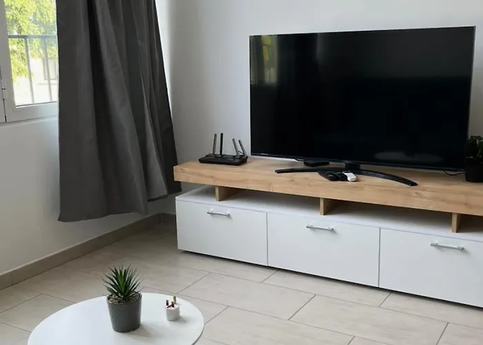 Apartments, By Imh Travel & Tours * パ フォス