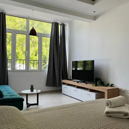 شقة Apartments, By Imh Travel & Tours *