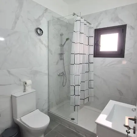 Two Bedroom Apartment, No 101, By Imh Travel & Tours Apartment *